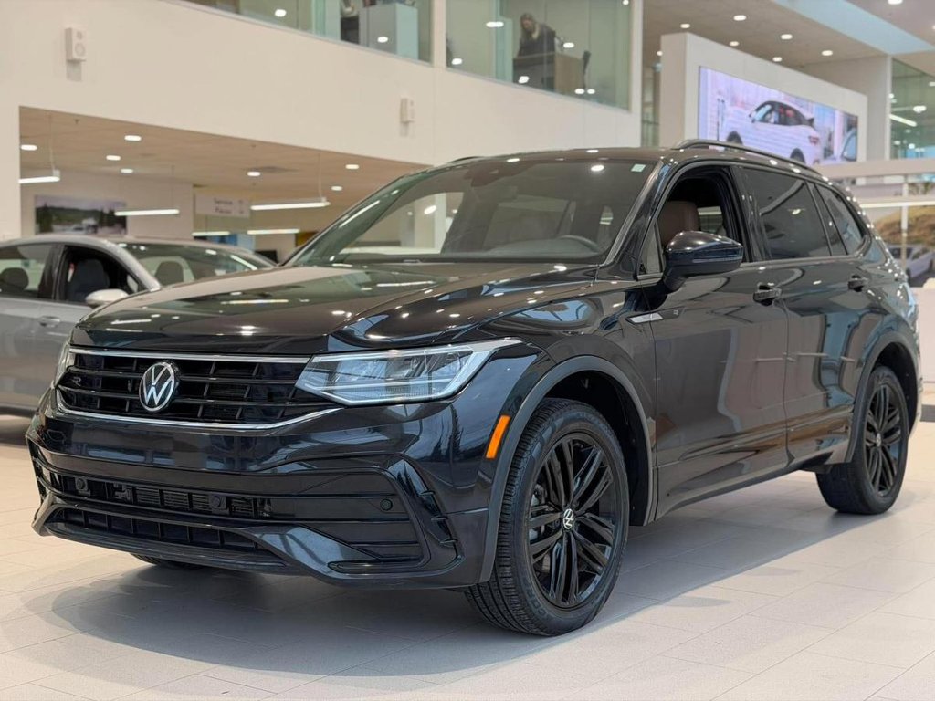 Volkswagen Tiguan Comfortline R-Line Black Edition 4MOTION | DÉMARREUR | TOIT PANO | CUIR | CARPLAY | CAMÉRA +++ 2022 à Laval, Québec - 4 - w1024h768px