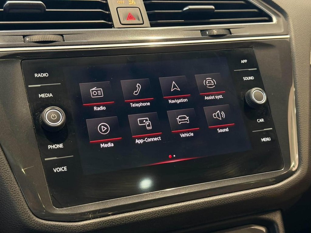 Volkswagen Tiguan Comfortline R-Line Black Edition 4MOTION | DÉMARREUR | TOIT PANO | CUIR | CARPLAY | CAMÉRA +++ 2022 à Laval, Québec - 18 - w1024h768px