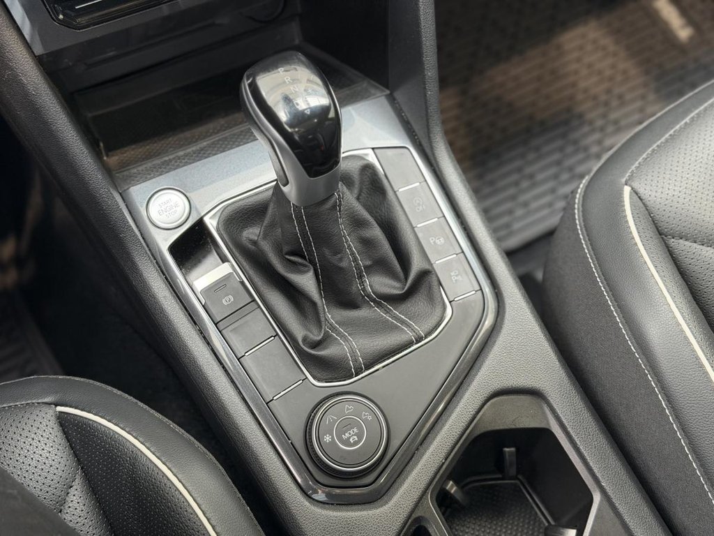 2023 Volkswagen Tiguan Highline R-Line | 4MOTION | CUIR | NAV | TOIT PANO | DÉMARREUR | CAMÉRA 360 | FENDER | CARPLAY +++ in Laval, Quebec - 16 - w1024h768px