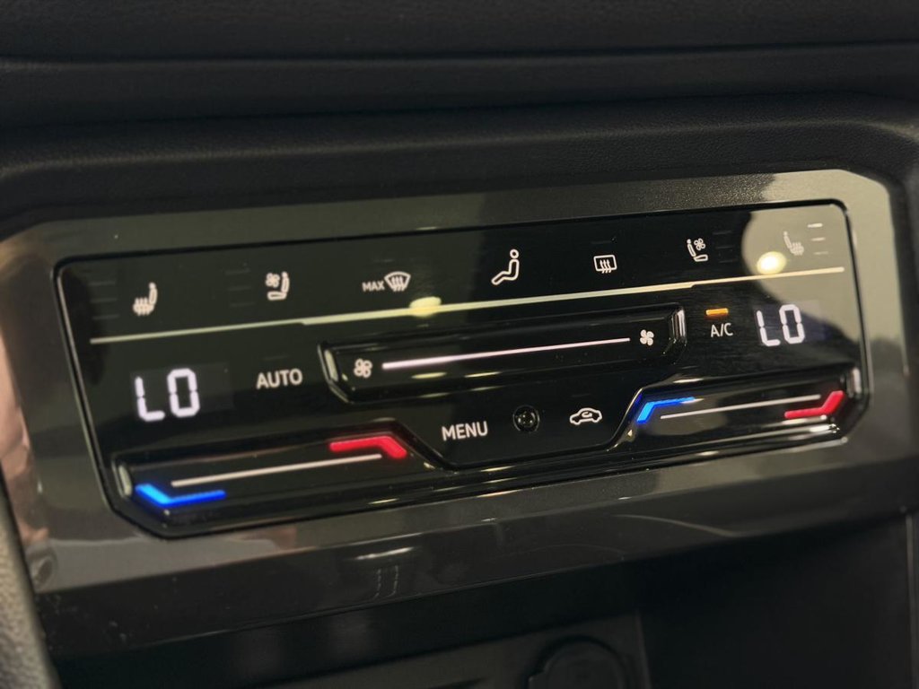 2023 Volkswagen Tiguan Highline R-Line | 4MOTION | CUIR | NAV | TOIT PANO | DÉMARREUR | CAMÉRA 360 | FENDER | CARPLAY +++ in Laval, Quebec - 17 - w1024h768px