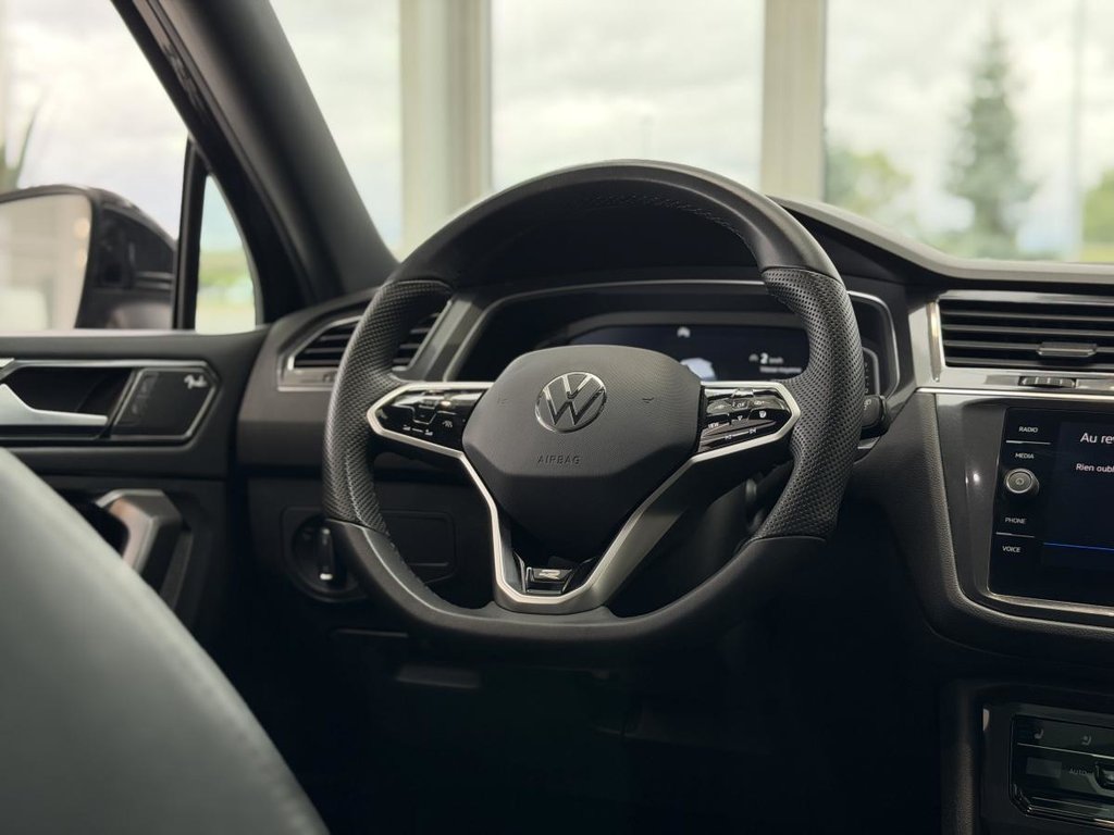 2023 Volkswagen Tiguan Highline R-Line | 4MOTION | CUIR | NAV | TOIT PANO | DÉMARREUR | CAMÉRA 360 | FENDER | CARPLAY +++ in Laval, Quebec - 12 - w1024h768px
