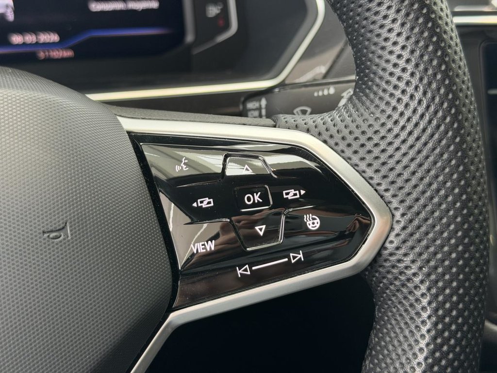 2023 Volkswagen Tiguan Highline R-Line | 4MOTION | CUIR | NAV | TOIT PANO | DÉMARREUR | CAMÉRA 360 | FENDER | CARPLAY +++ in Laval, Quebec - 15 - w1024h768px