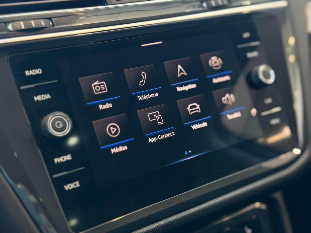Volkswagen Tiguan Comfortline 4MOTION | 7 PASSAGERS | DÉMARREUR | TOIT PANO | CUIR | CARPLAY | CAMÉRA +++ 2024 à Laval, Québec - 17 - w1024h768px
