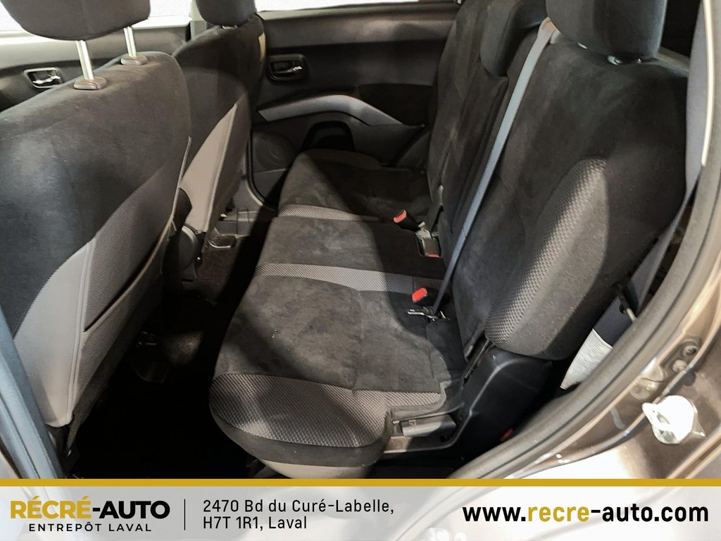 2011  Outlander 4WD LS + BANCS CHAUFFANTS + TEL QUEL!!! in Brossard, Quebec - 12 - w1024h768px