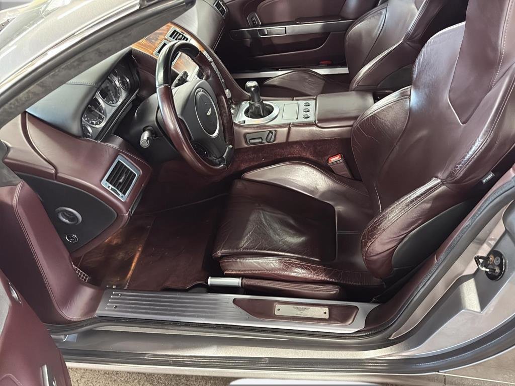 Aston Martin DB9  2006 à Saint-Hyacinthe, Québec - 8 - w1024h768px