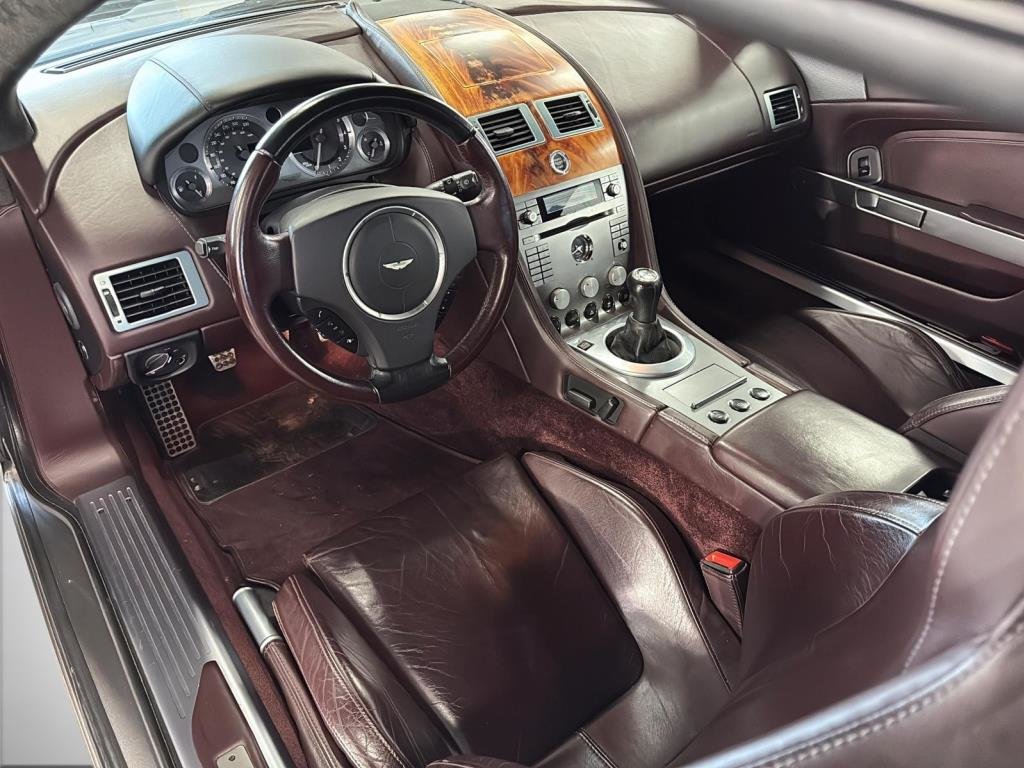 Aston Martin DB9  2006 à Saint-Hyacinthe, Québec - 9 - w1024h768px