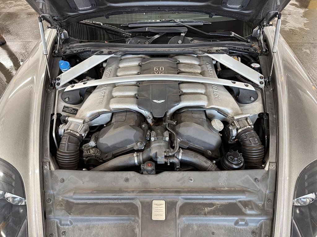 Aston Martin DB9  2006 à Saint-Hyacinthe, Québec - 7 - w1024h768px