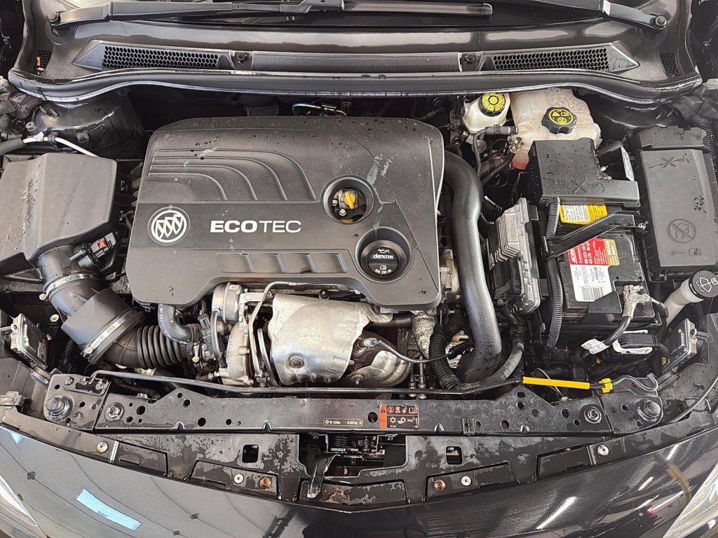 2016 Buick CASCADA in Saint-Hyacinthe, Quebec - 8 - w1024h768px