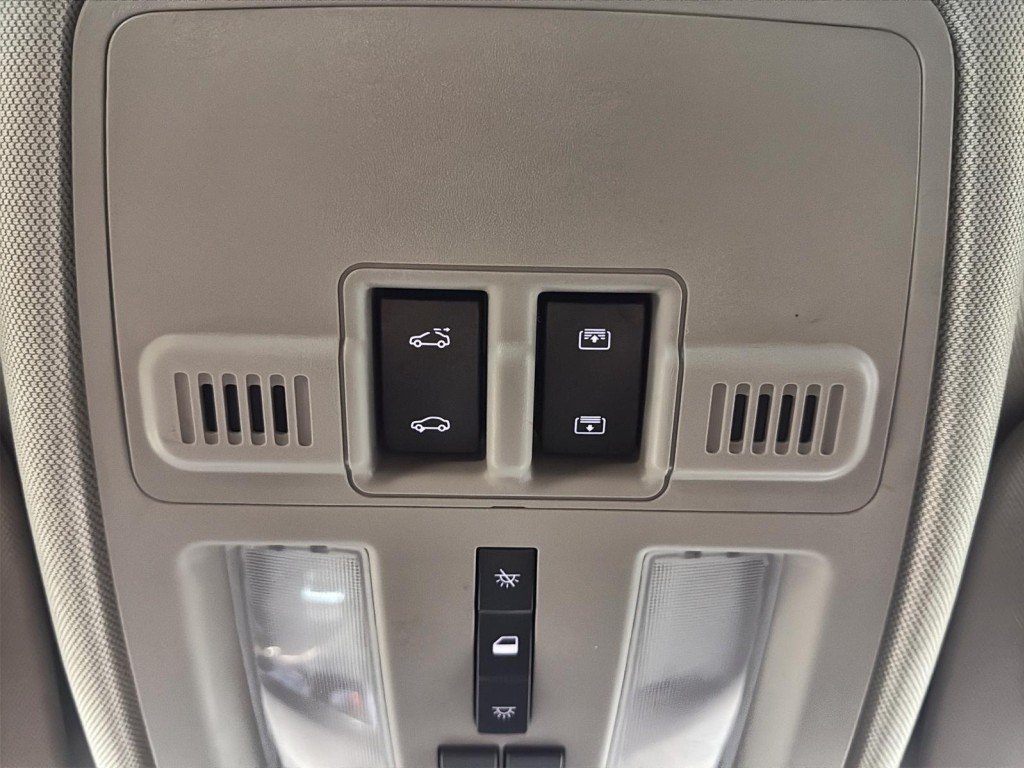 2012 Cadillac SRX in Saint-Hyacinthe, Quebec - 16 - w1024h768px