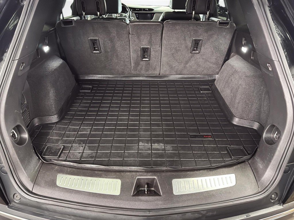 2017 Cadillac XT5 in Saint-Hyacinthe, Quebec - 6 - w1024h768px