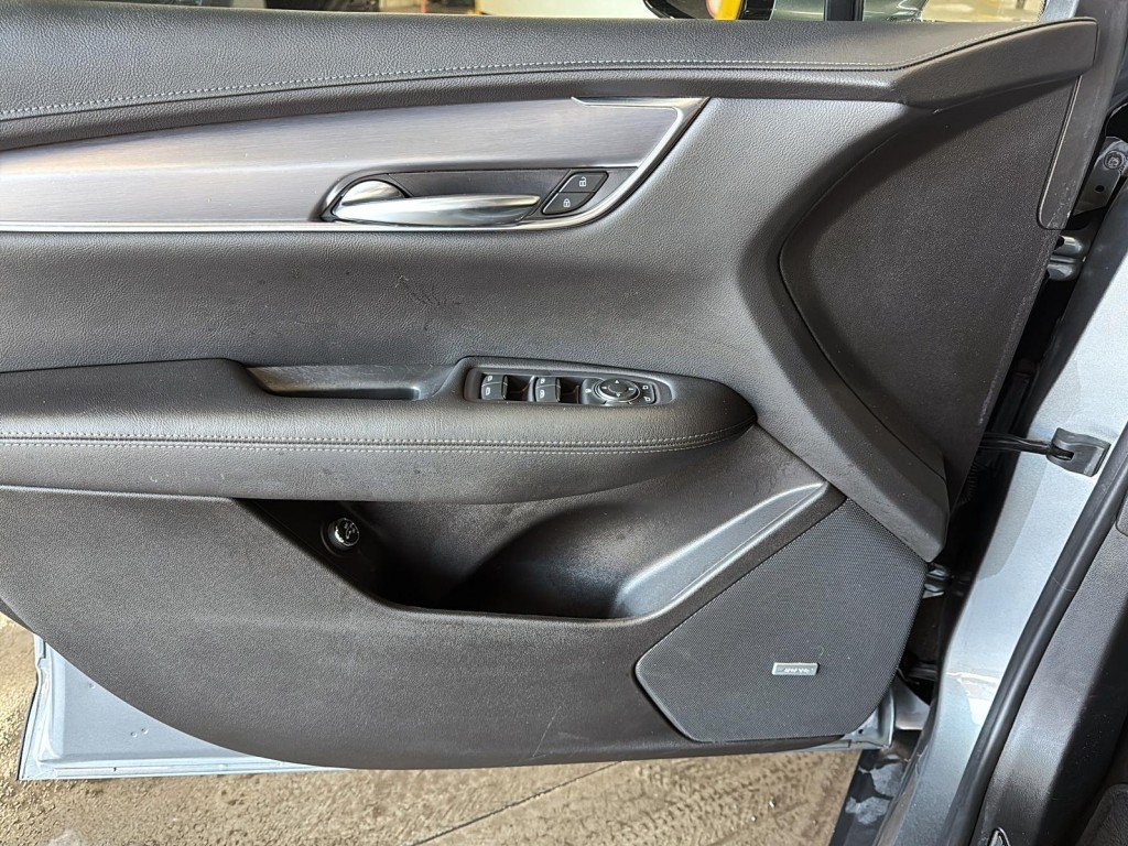 2022 Cadillac XT5 in Saint-Hyacinthe, Quebec - 11 - w1024h768px