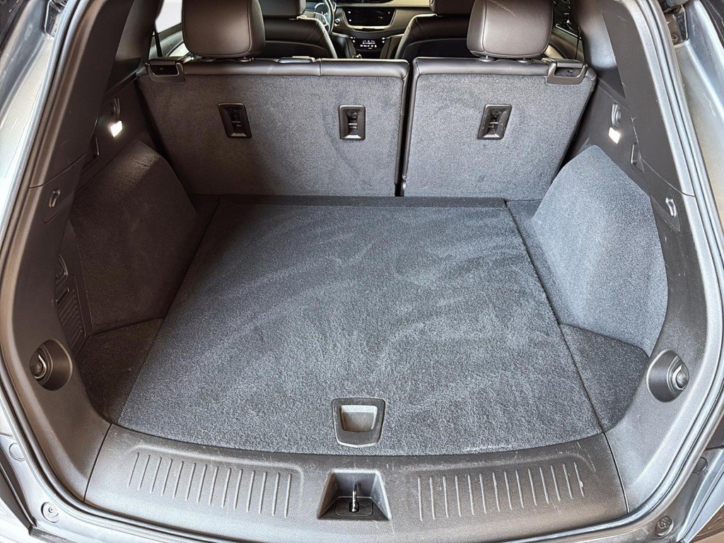 2022 Cadillac XT5 in Saint-Hyacinthe, Quebec - 6 - w1024h768px