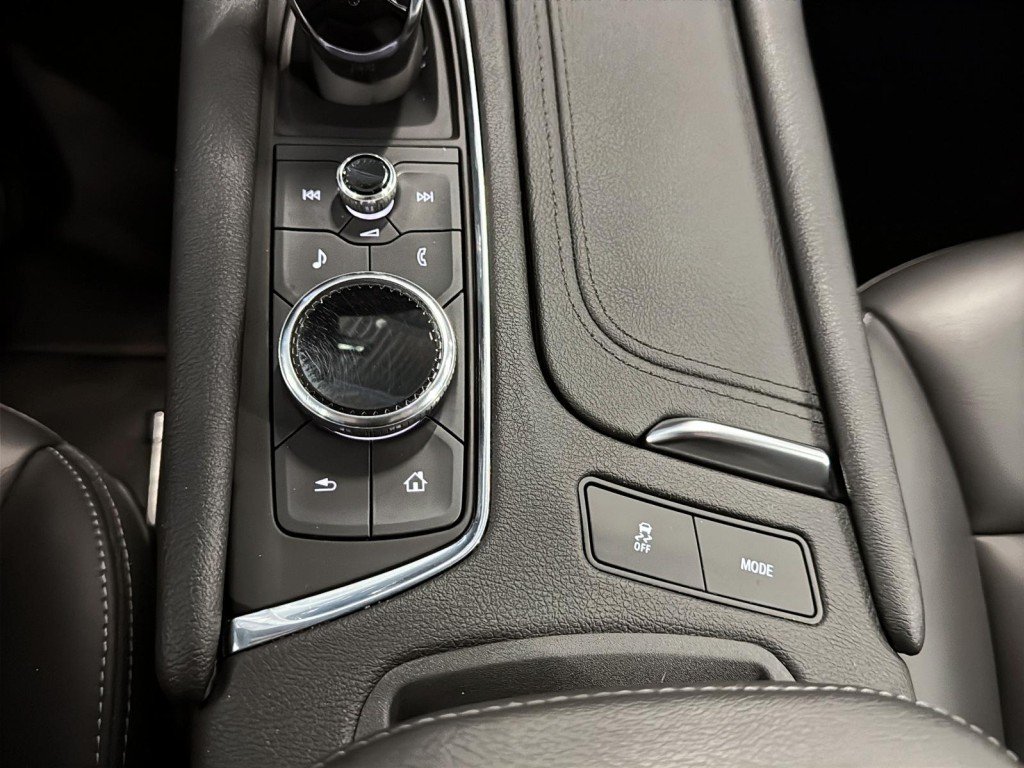 2022 Cadillac XT5 in Saint-Hyacinthe, Quebec - 17 - w1024h768px