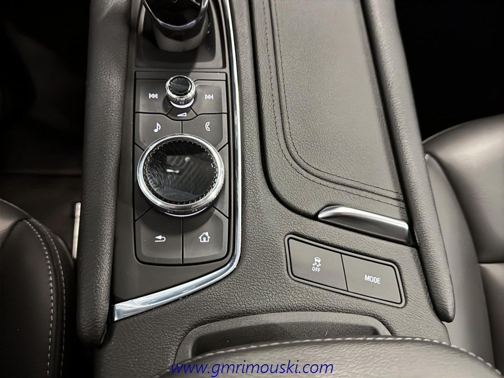 2022 Cadillac XT5 in Saint-Hyacinthe, Quebec - 17 - w1024h768px