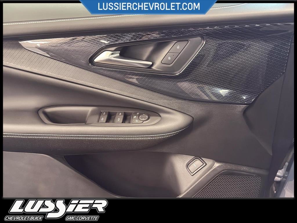 2025 Chevrolet BLAZER EV LT in Saint-Hyacinthe, Quebec - 11 - w1024h768px