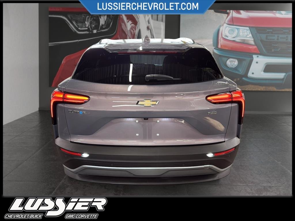 2025 Chevrolet BLAZER EV LT in Saint-Hyacinthe, Quebec - 3 - w1024h768px