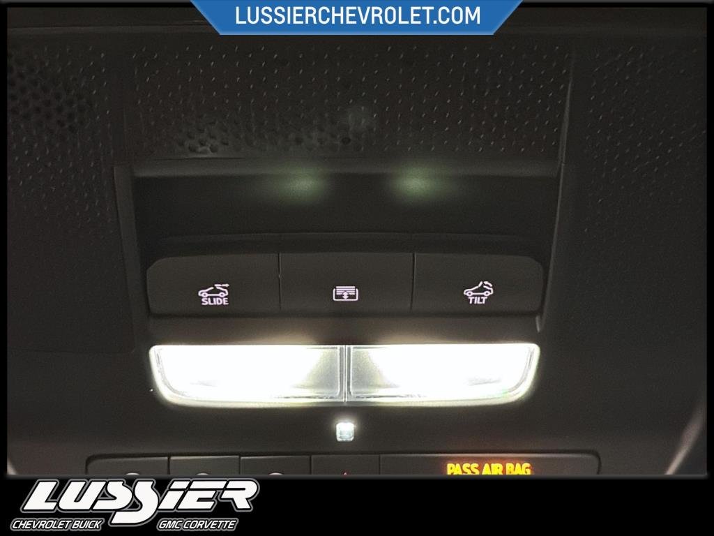 2025 Chevrolet BLAZER EV LT in Saint-Hyacinthe, Quebec - 16 - w1024h768px