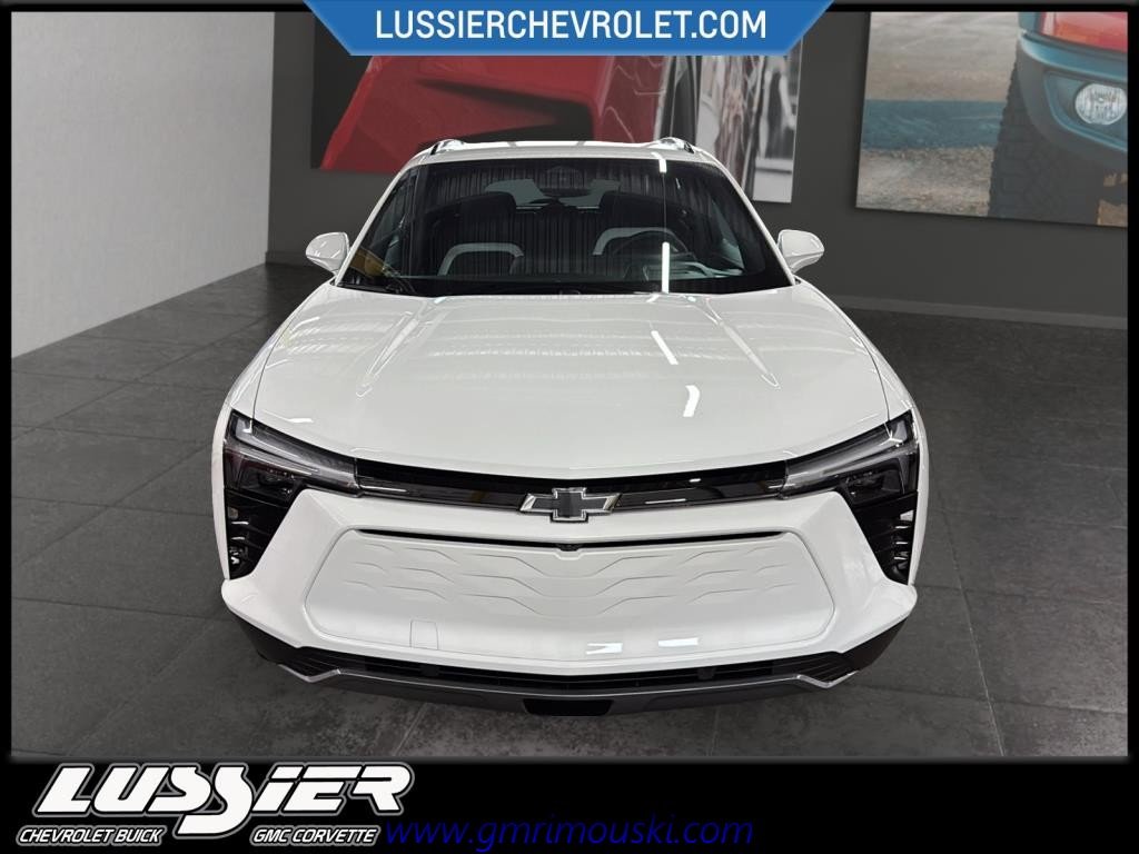 Chevrolet BLAZER EV LT  2025 à Saint-Hyacinthe, Québec - 2 - w1024h768px