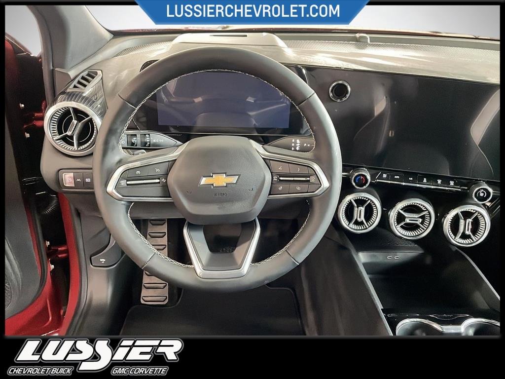 2025 Chevrolet BLAZER EV LT in Saint-Hyacinthe, Quebec - 12 - w1024h768px