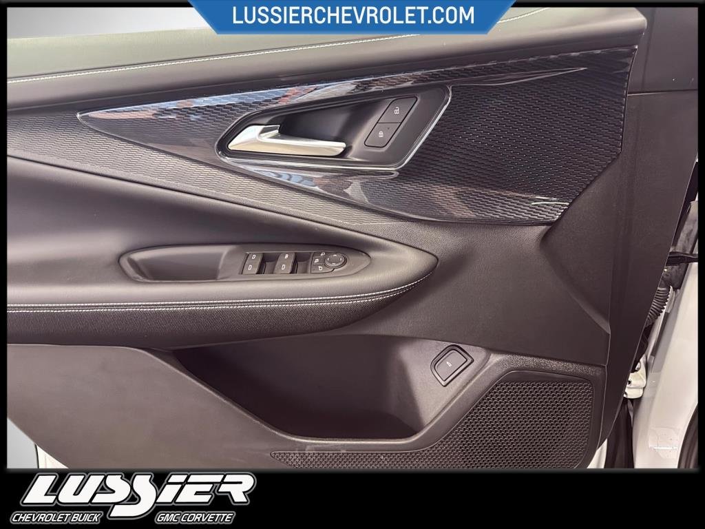 2025 Chevrolet BLAZER EV LT in Saint-Hyacinthe, Quebec - 11 - w1024h768px