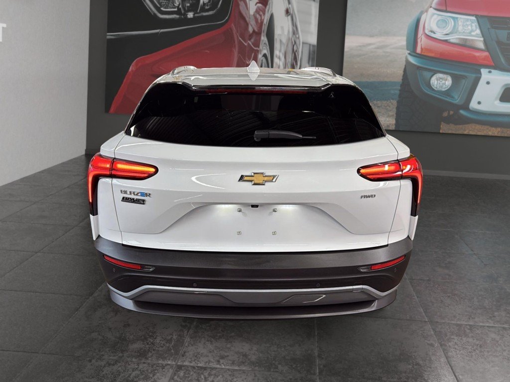 2024 Chevrolet BLAZER in Saint-Hyacinthe, Quebec - 3 - w1024h768px