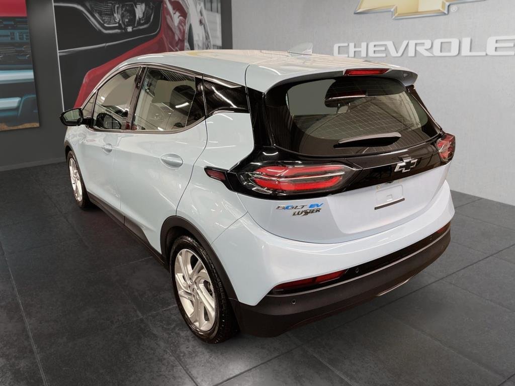 2022 Chevrolet Bolt EV in Saint-Hyacinthe, Quebec - 4 - w1024h768px