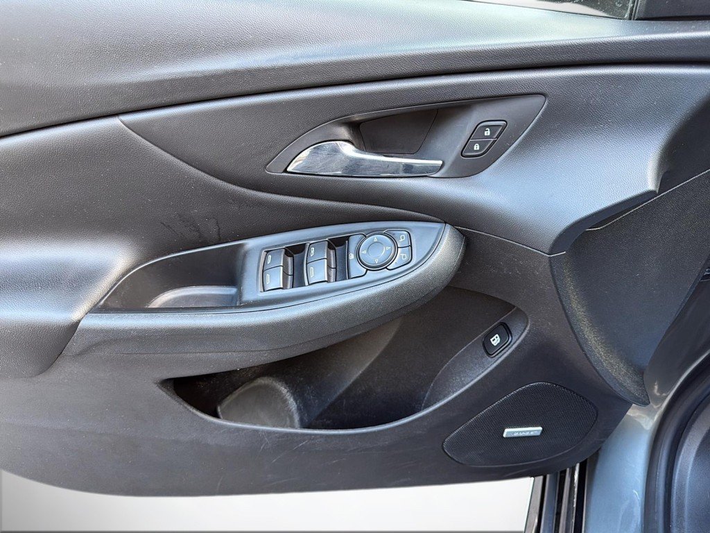 2022 Chevrolet BOLT in Saint-Hyacinthe, Quebec - 11 - w1024h768px