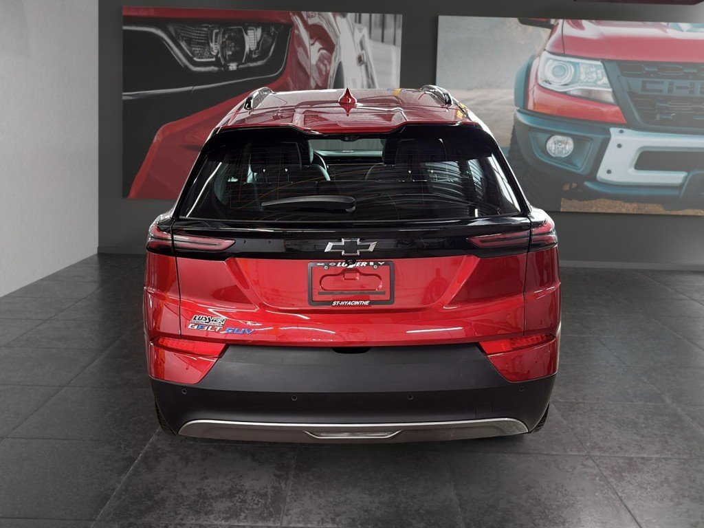 2023 Chevrolet BOLT in Saint-Hyacinthe, Quebec - 3 - w1024h768px