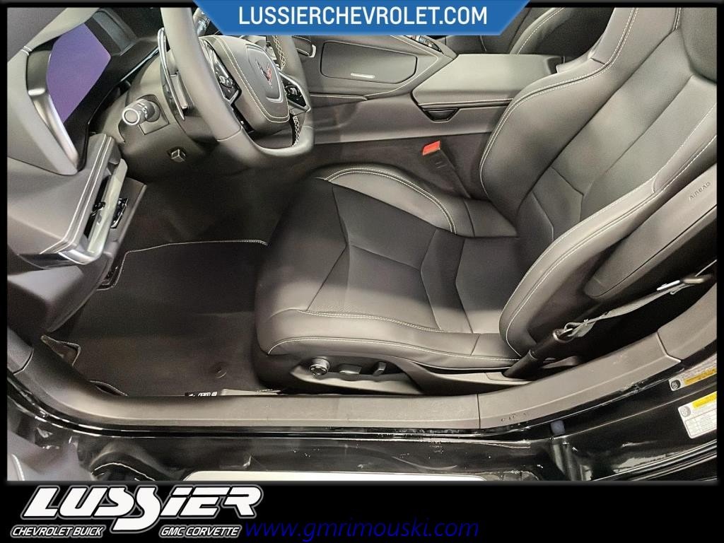 2025 Chevrolet CORVETTE STINGRAY CABRIOLET in Saint-Hyacinthe, Quebec - 8 - w1024h768px