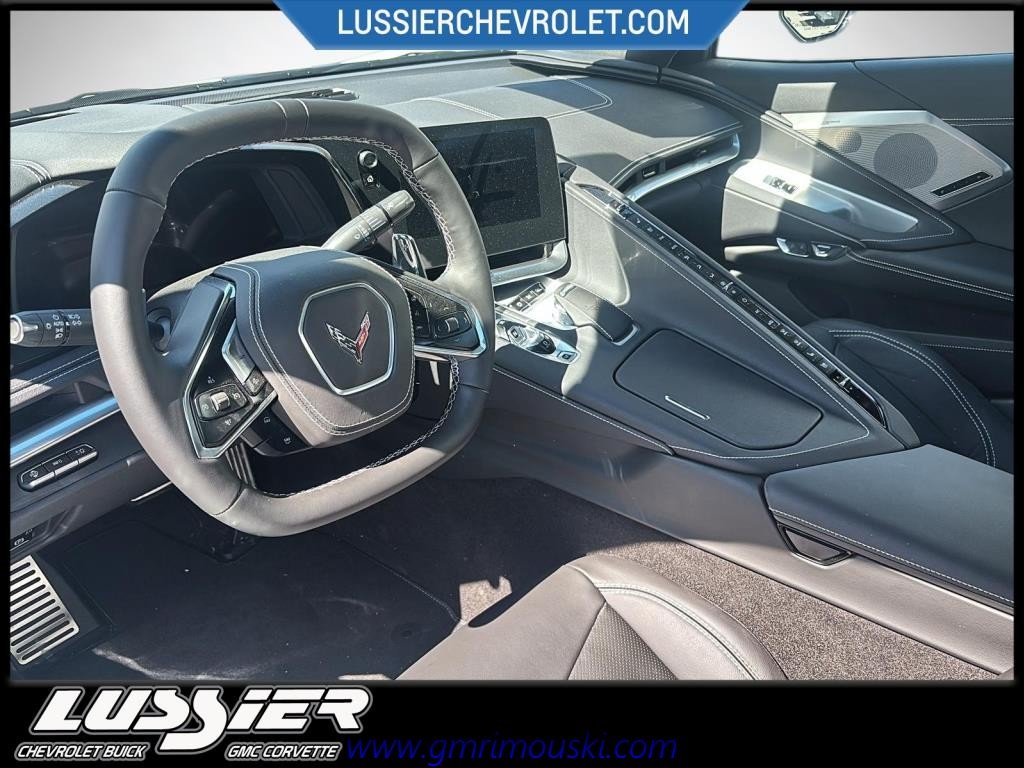 2025 Chevrolet CORVETTE STINGRAY CABRIOLET in Saint-Hyacinthe, Quebec - 8 - w1024h768px