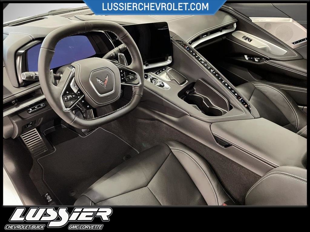2025 Chevrolet CORVETTE STINGRAY CABRIOLET in Saint-Hyacinthe, Quebec - 8 - w1024h768px