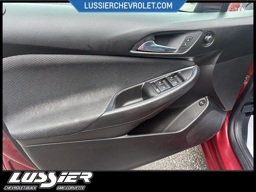 2016 Chevrolet CRUZE in Saint-Hyacinthe, Quebec - 10 - w1024h768px