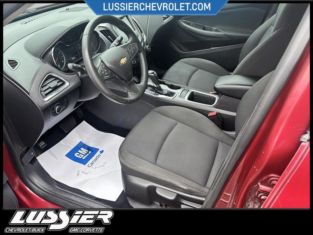 2016 Chevrolet CRUZE in Saint-Hyacinthe, Quebec - 8 - w1024h768px