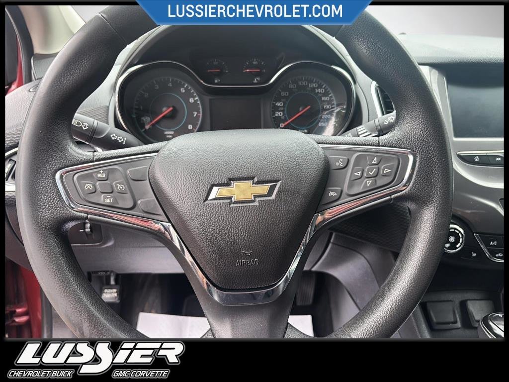 2016 Chevrolet CRUZE in Saint-Hyacinthe, Quebec - 11 - w1024h768px