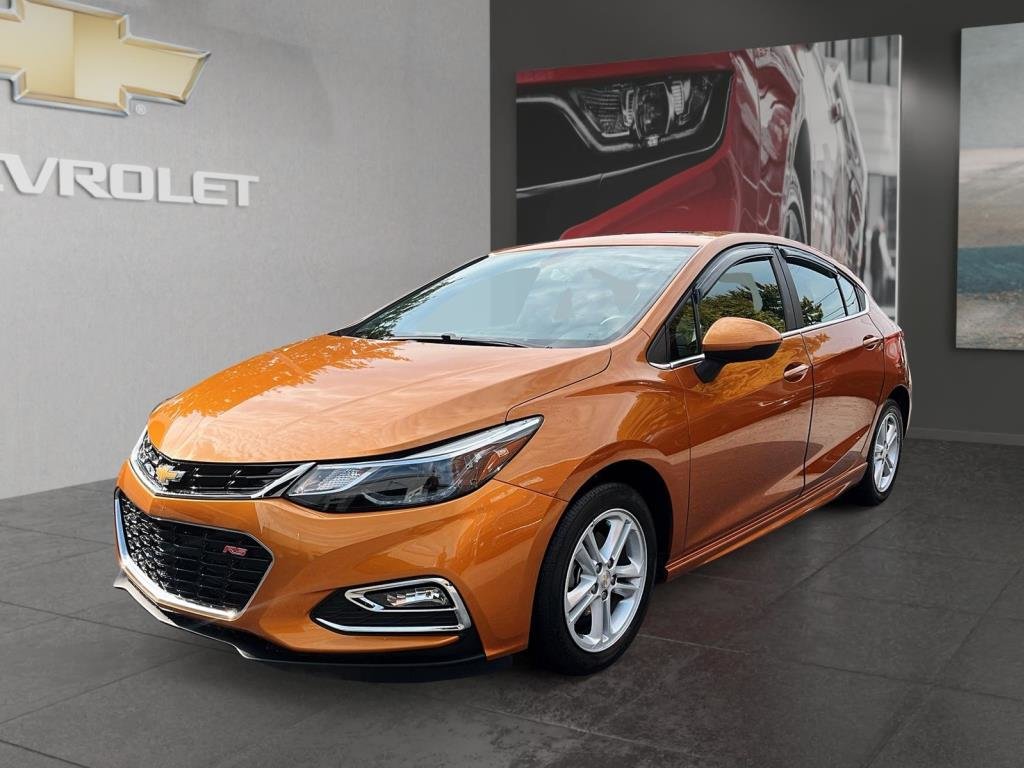 2017 Chevrolet Cruze in Saint-Hyacinthe, Quebec - 1 - w1024h768px