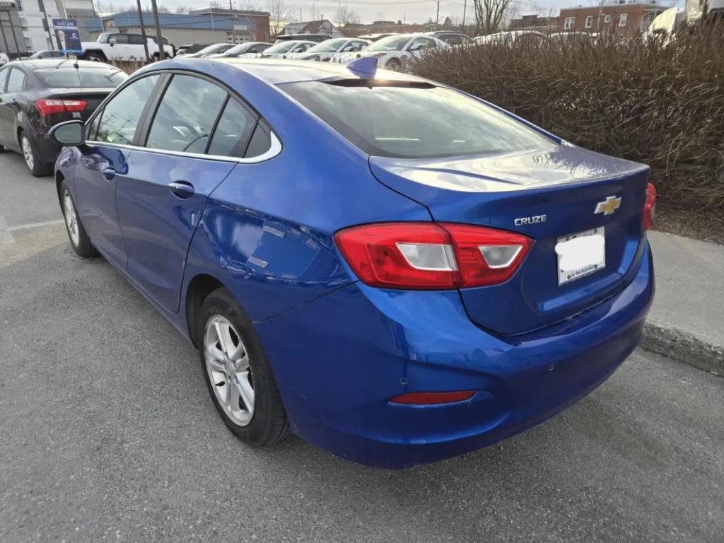 Chevrolet Cruze  2017 à Saint-Hyacinthe, Québec - 3 - w1024h768px