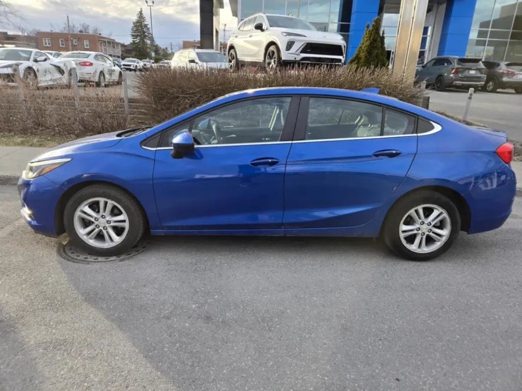 Chevrolet Cruze  2017 à Saint-Hyacinthe, Québec - 2 - w1024h768px