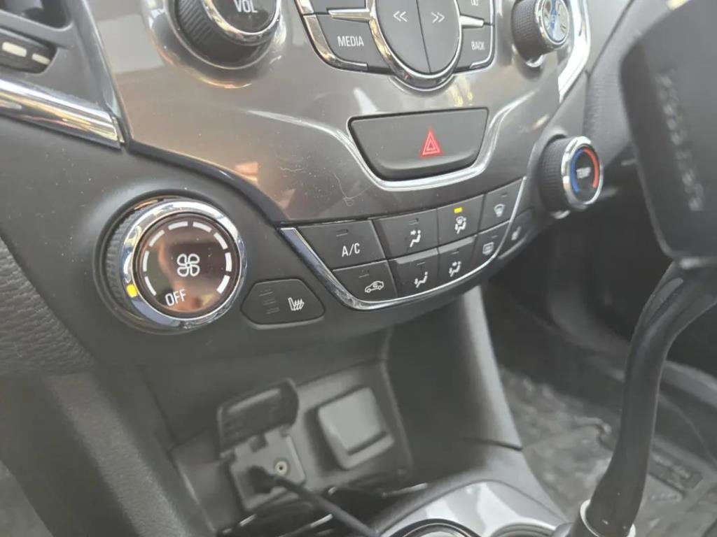 Chevrolet Cruze  2017 à Saint-Hyacinthe, Québec - 11 - w1024h768px