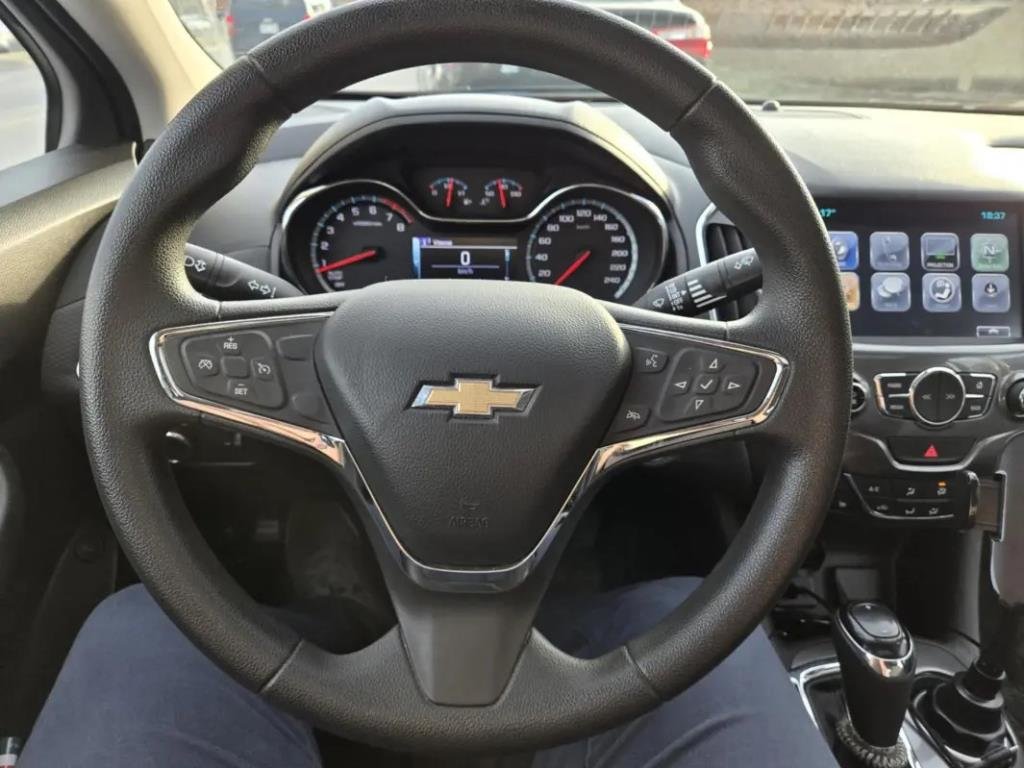 Chevrolet Cruze  2017 à Saint-Hyacinthe, Québec - 10 - w1024h768px