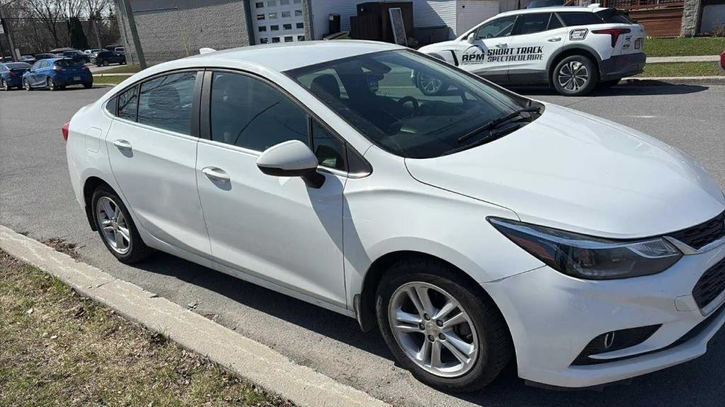 Chevrolet Cruze  2018 à Saint-Hyacinthe, Québec - 4 - w1024h768px
