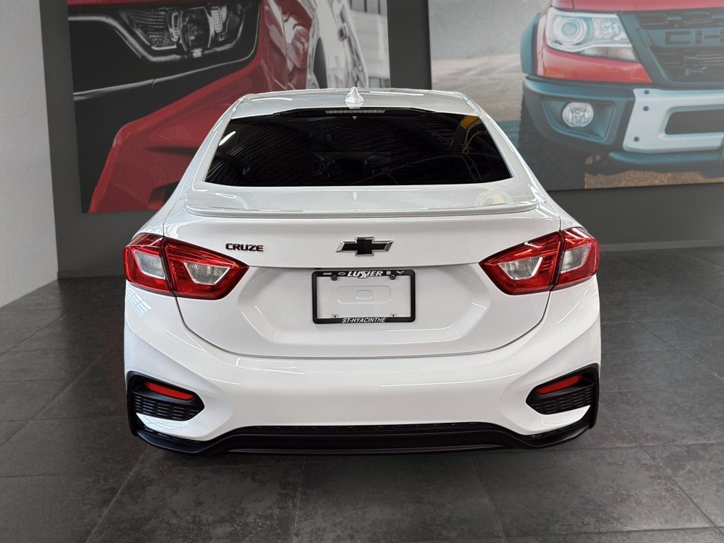 2018 Chevrolet Cruze in Saint-Hyacinthe, Quebec - 3 - w1024h768px