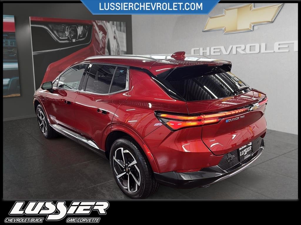 2025 Chevrolet EQUINOX LT EV in Saint-Hyacinthe, Quebec - 4 - w1024h768px