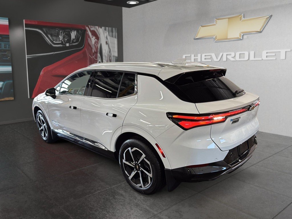 2024 Chevrolet Equinox AWD in Saint-Hyacinthe, Quebec - 4 - w1024h768px