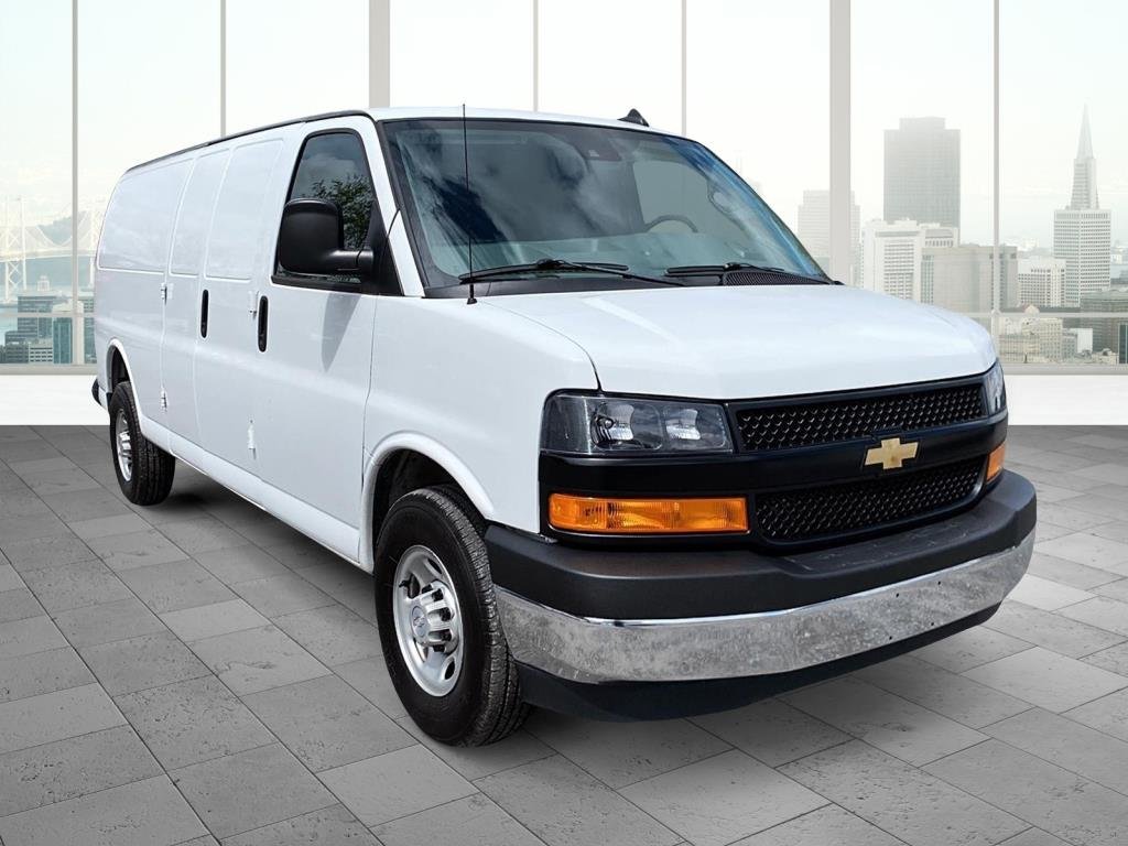 2019 Chevrolet Express in Saint-Hyacinthe, Quebec - 3 - w1024h768px