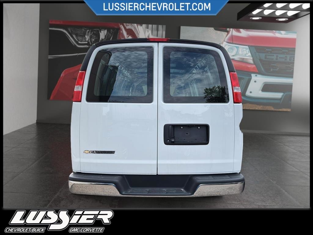 2024 Chevrolet FOURGONNETTE UTILITAIRE LONGUE EXPRESS in Saint-Hyacinthe, Quebec - 3 - w1024h768px