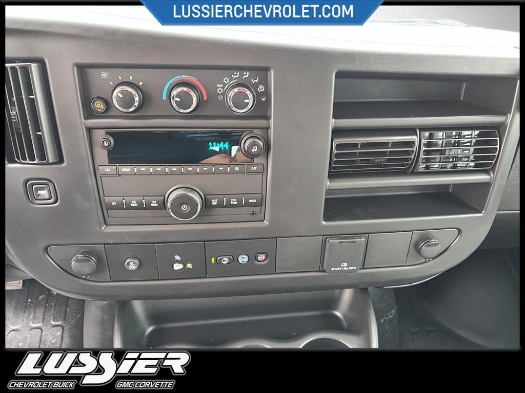 2024 Chevrolet FOURGONNETTE UTILITAIRE LONGUE EXPRESS in Saint-Hyacinthe, Quebec - 9 - w1024h768px