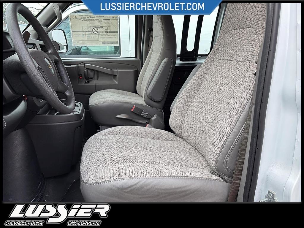 2024 Chevrolet FOURGONNETTE UTILITAIRE LONGUE EXPRESS in Saint-Hyacinthe, Quebec - 6 - w1024h768px