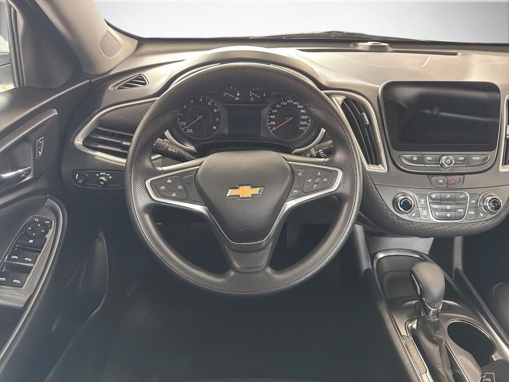 Chevrolet Malibu  2022 à Saint-Hyacinthe, Québec - 12 - w1024h768px