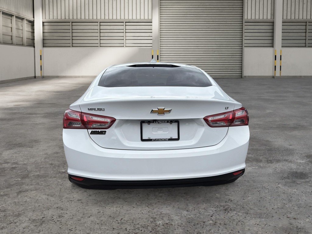 2022 Chevrolet MALIBU in Saint-Hyacinthe, Quebec - 3 - w1024h768px
