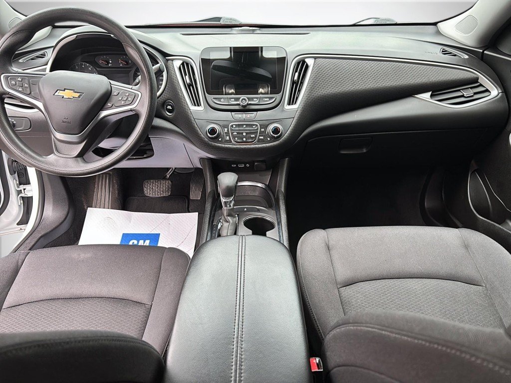 2022 Chevrolet MALIBU in Saint-Hyacinthe, Quebec - 9 - w1024h768px